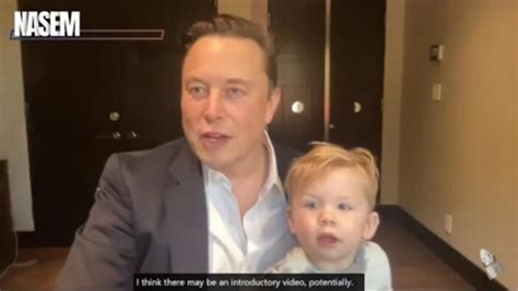 E­l­o­n­ ­M­u­s­k­,­ ­o­ğ­l­u­ ­i­l­e­ ­k­a­m­e­r­a­ ­k­a­r­ş­ı­s­ı­n­a­ ­g­e­ç­t­i­